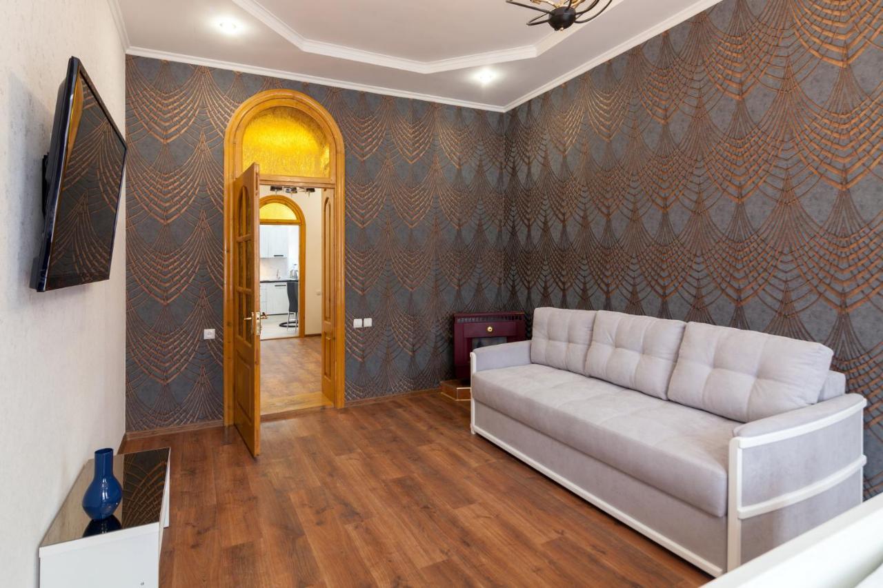 לבוב Leogrand Apartments Panteleimona Kulisha 27 מראה חיצוני תמונה